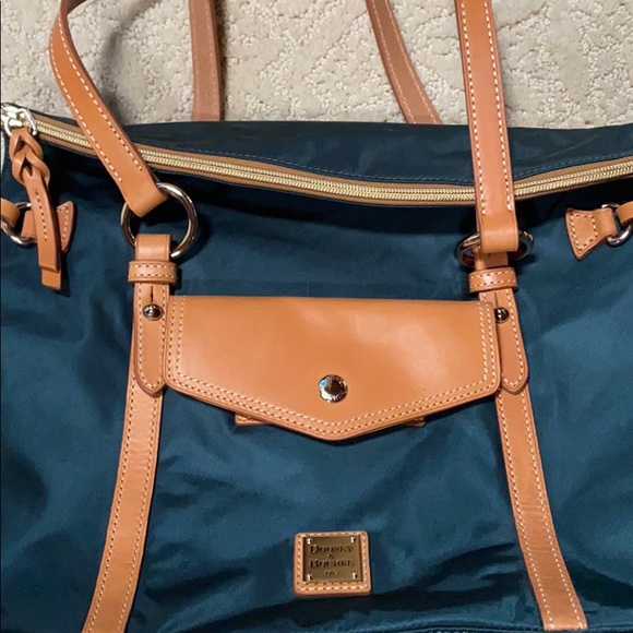 Dooney & Bourke Handbags - Dooney and Bourke tote